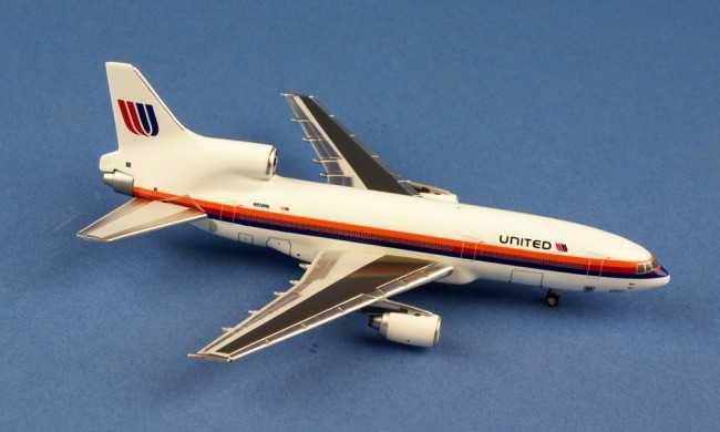 Miniature AeroClassics United Airlines L-1011-500 Tristar N512PA - 1/4