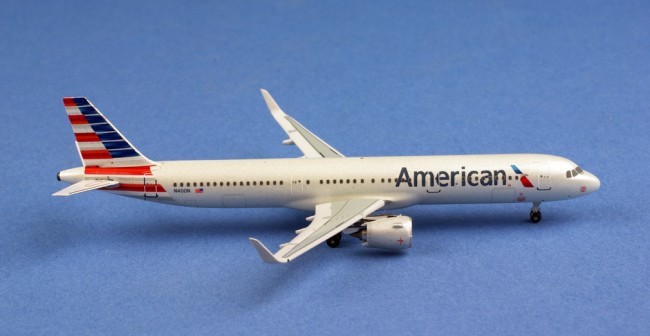 Miniature AeroClassics American Airlines Airbus A321NEO N400AN- 1/400 
