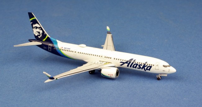 Miniature AeroClassics Alaska Airlines Boeing 737-9Max N913AK- 1/400 