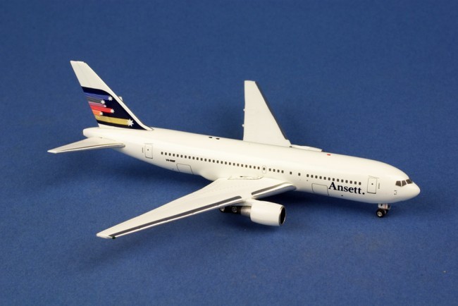 Miniature AeroClassics Ansett Australia Boeing 767-200 VH-RMF- 1/400 