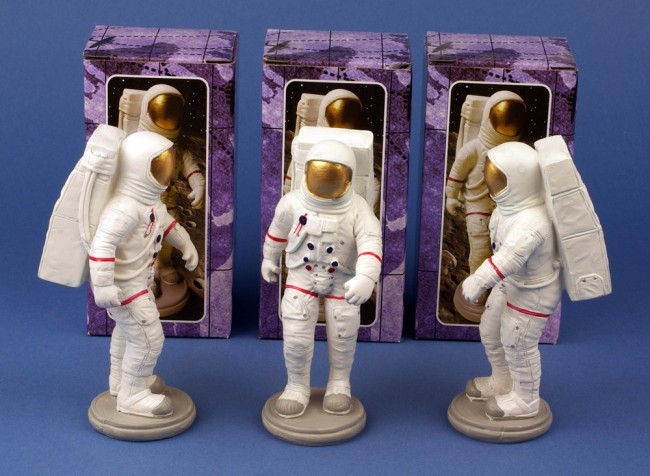 Miniature Pilots Station Astronaut Resin Figure (4 units)- - Miniature