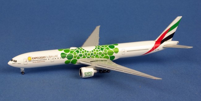 Miniature Herpa Wings Emirates Expo 2020 Boeing 777-300ER A6-ENB vert-
