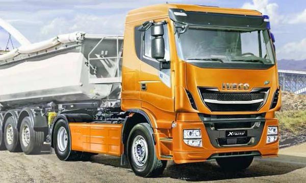  Italeri IVECO Hi-Way 480 E5- 1/24 - Maquette de camion