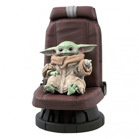  Star Wars The Mandalorian statuette Premier Collection 1/2 The Child in Chair 30 cm