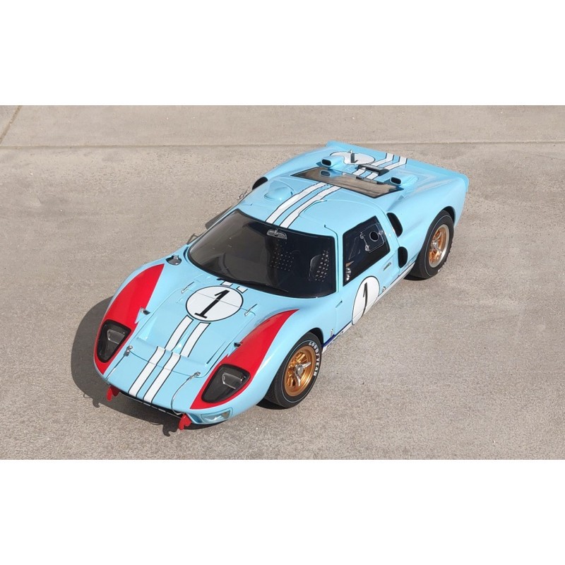 Miniature ACME FORD GT 40 MKII 1 KEN MILES / DENNY HULME LE MANS 1966 
