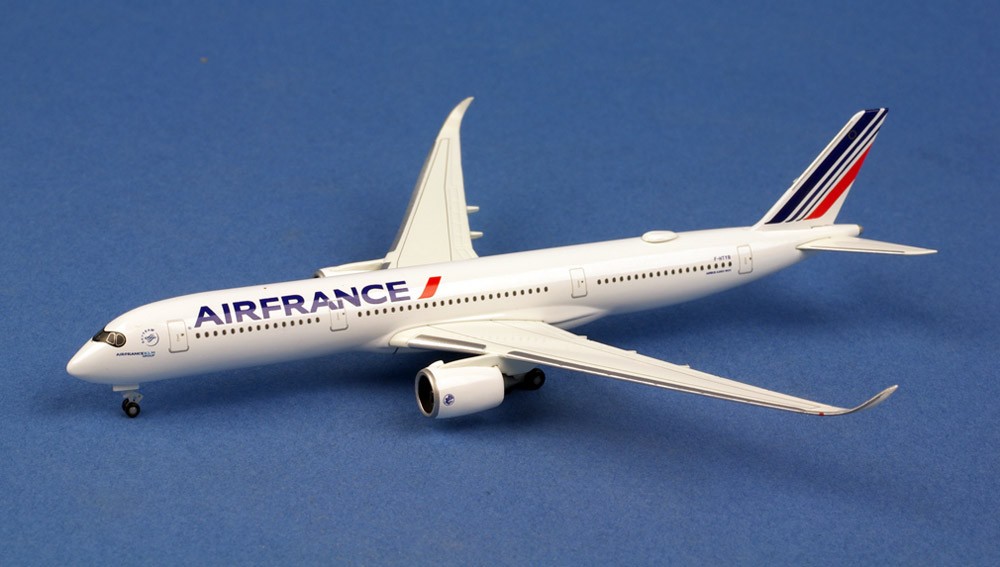 Miniature Herpa Wings Air France Airbus A350-900 F-HTYB- 1/200 - Mini