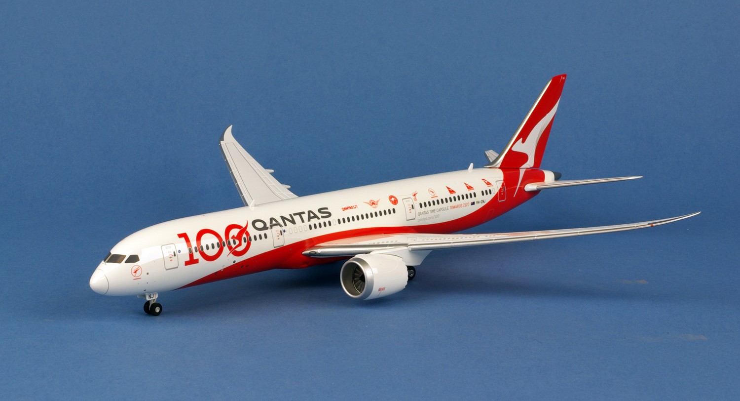 Miniature Herpa Wings Qantas Boeing 787-9 Dreamliner 100th Anniversary