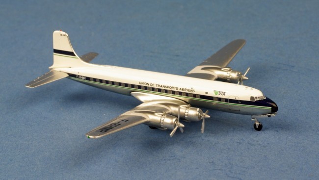 Miniature AeroClassics UTA Douglas DC-6B F-BHMR- 1/400 - Miniature d'
