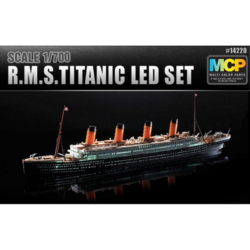 Maquette Academy RMS Titanic + LED setUpper pont et cabine éclairag